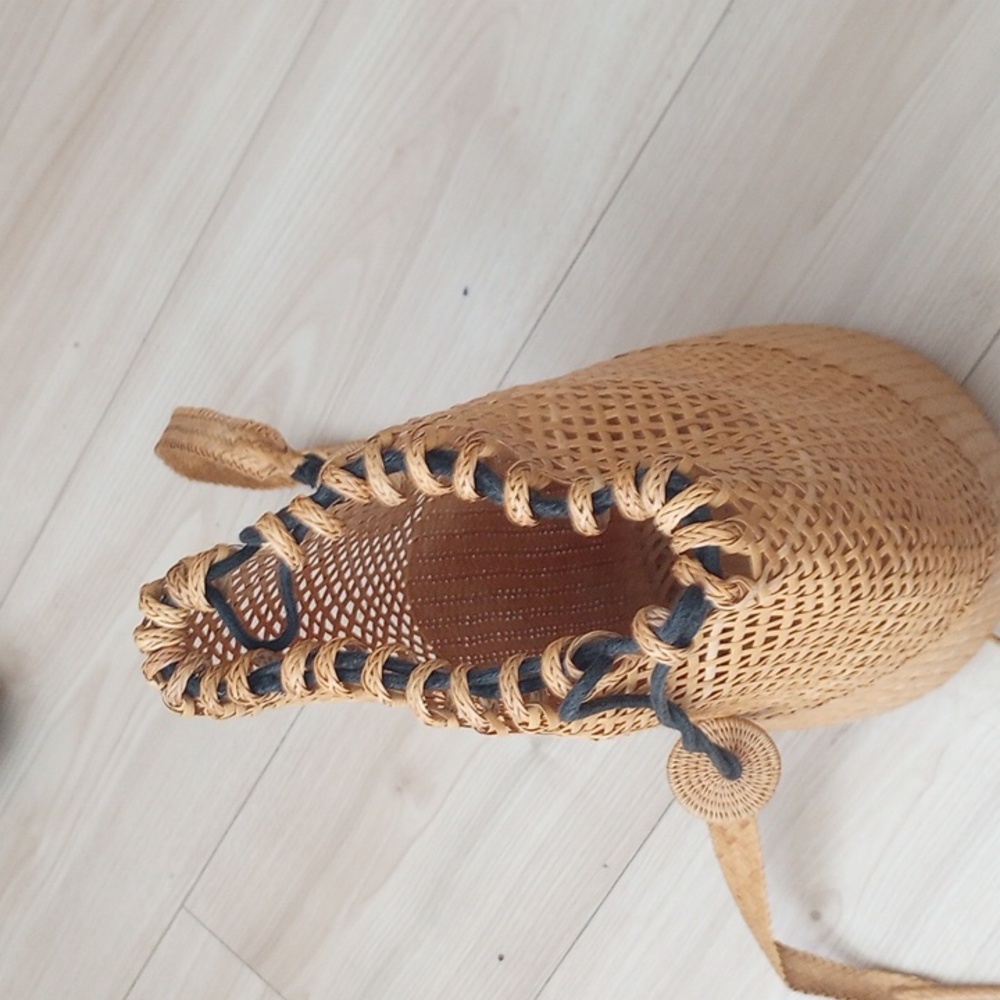 Unique Rattan Backpack from the Rainforest . - Picture 7 of 7